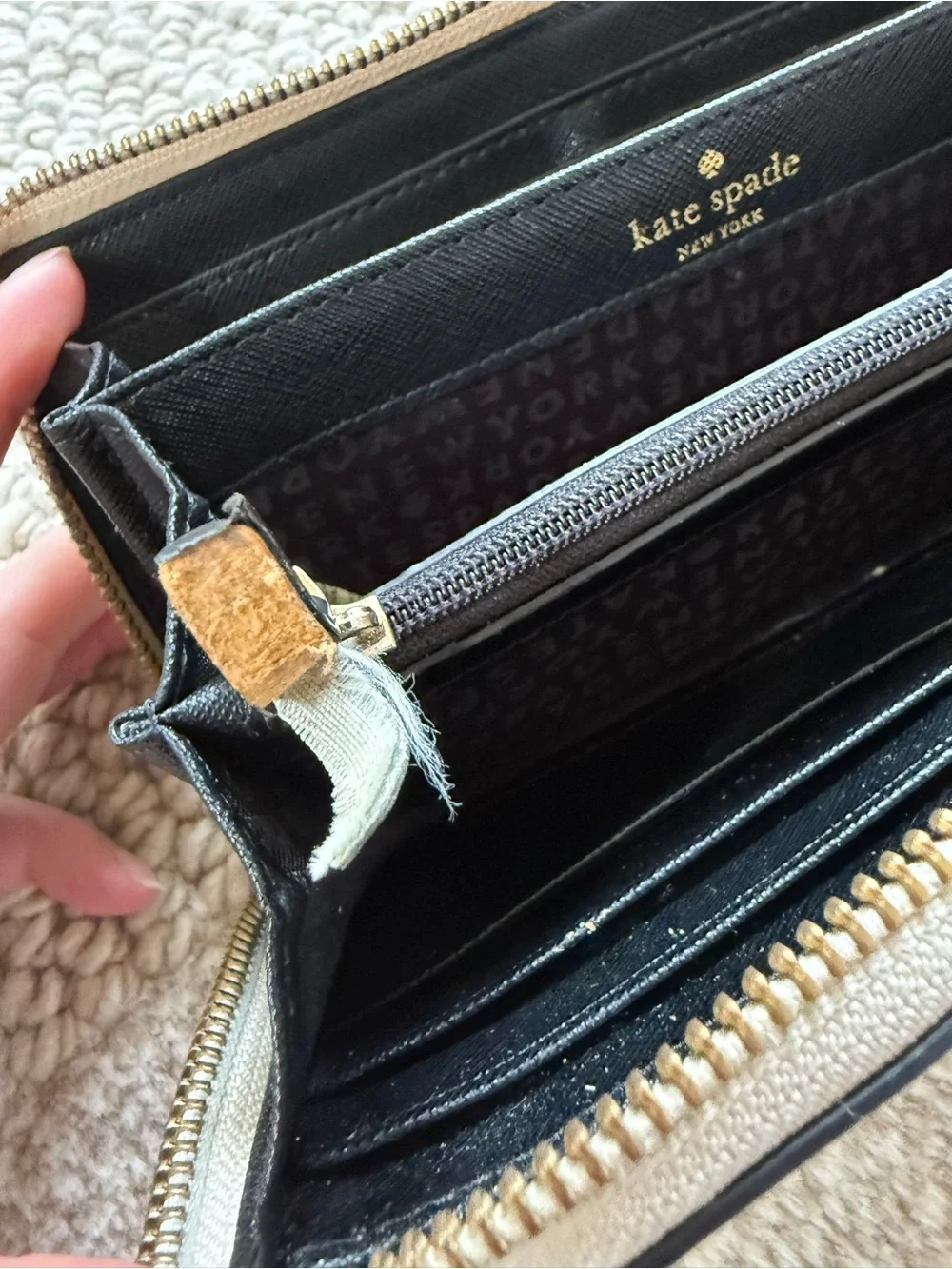 kate spade Two-Tone Zip Around Wallet - Cream and Black